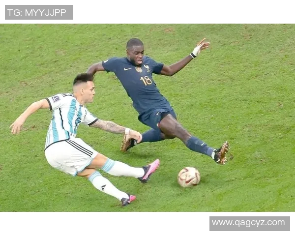 新生代足球明星崛起现役球员引领未来赛场风潮