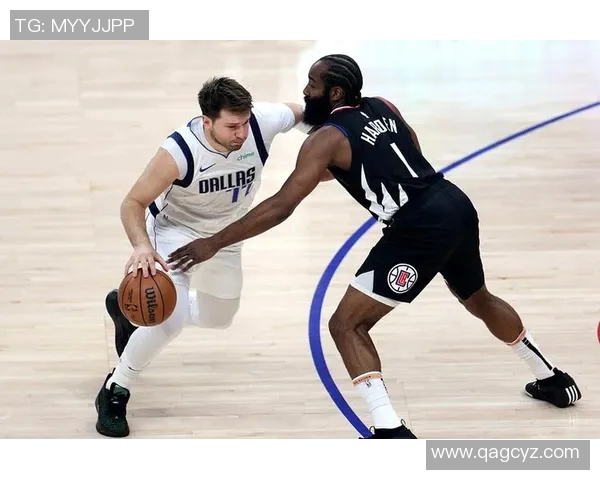 勇士与快船激战正酣NBA直播精彩瞬间回顾与分析